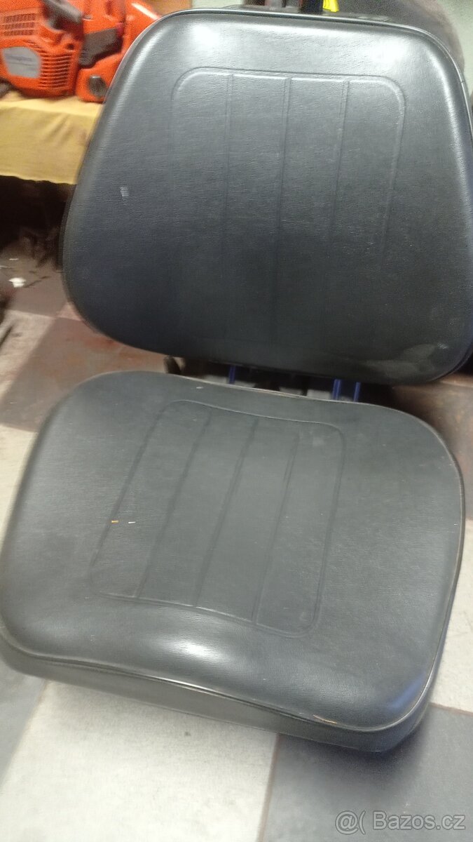 Sedačka Zetor - 3