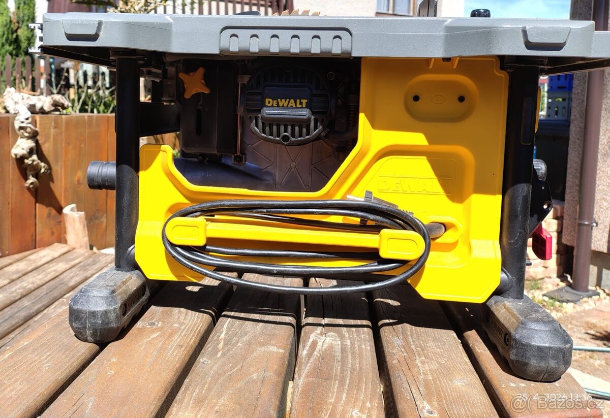 Stolní pila DeWALT - 3