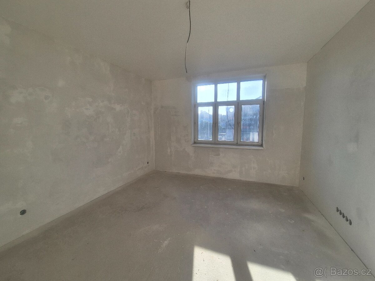 Bytový dům 6 bytu 3 garáže Ostrava - 3