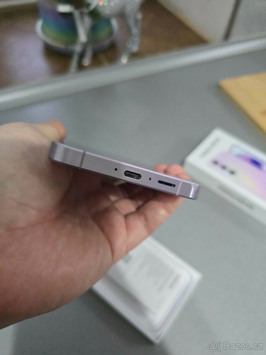 Galaxy A55 5G ve variantě 8 GB RAM / 256 GB - 3