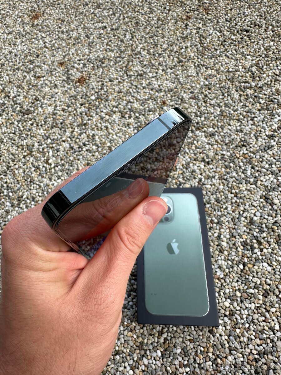 IPhone 13 Pro - baterie 100% - 3