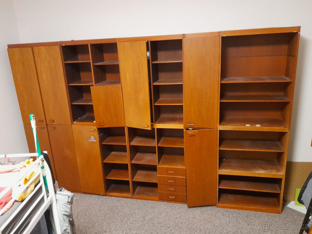 Starší obývací stěna - 3