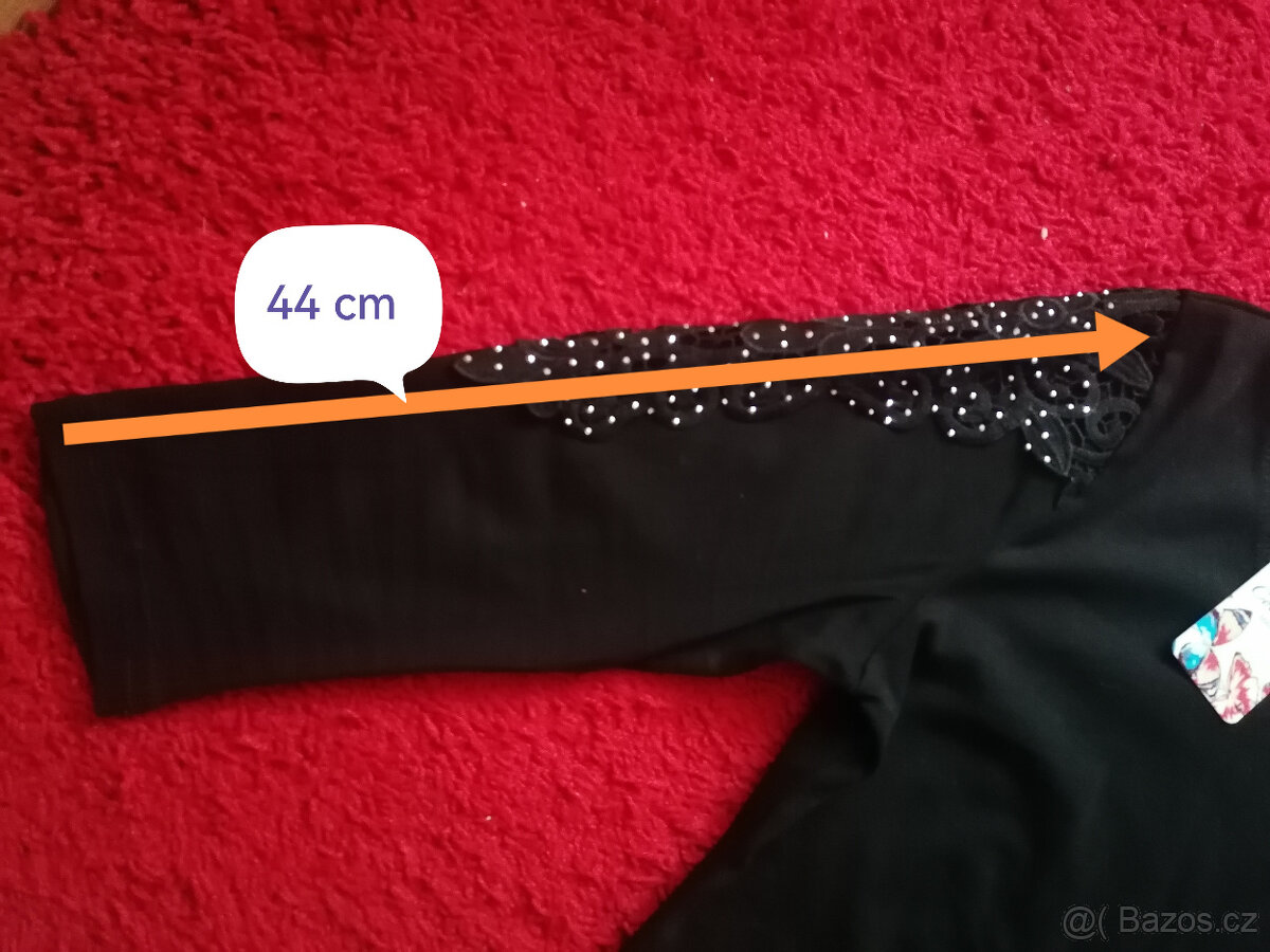 Halenka s aplikací na rukávech - 3