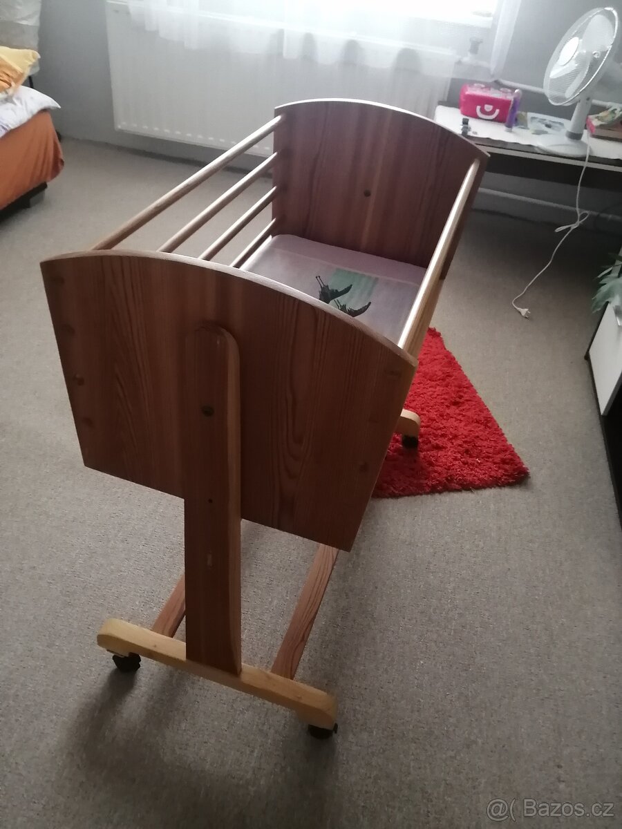 Dřevěná houpací kolebka - 3