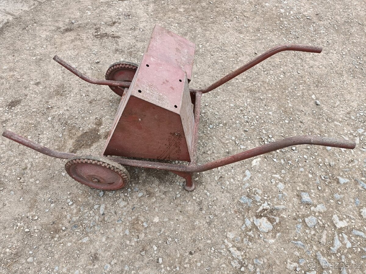 Díly na stavební míchačku - 3