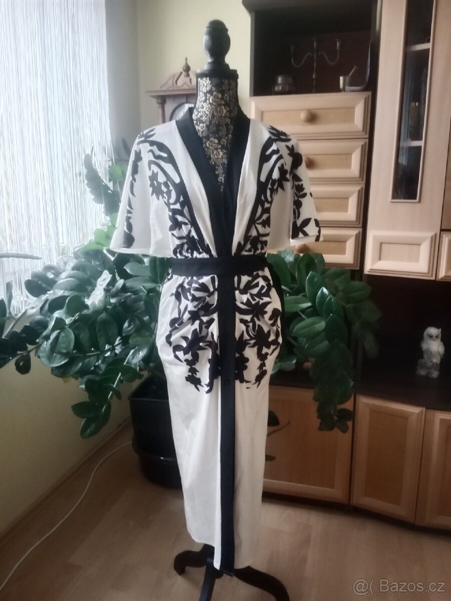 Luxusní nádherné šaty - 3