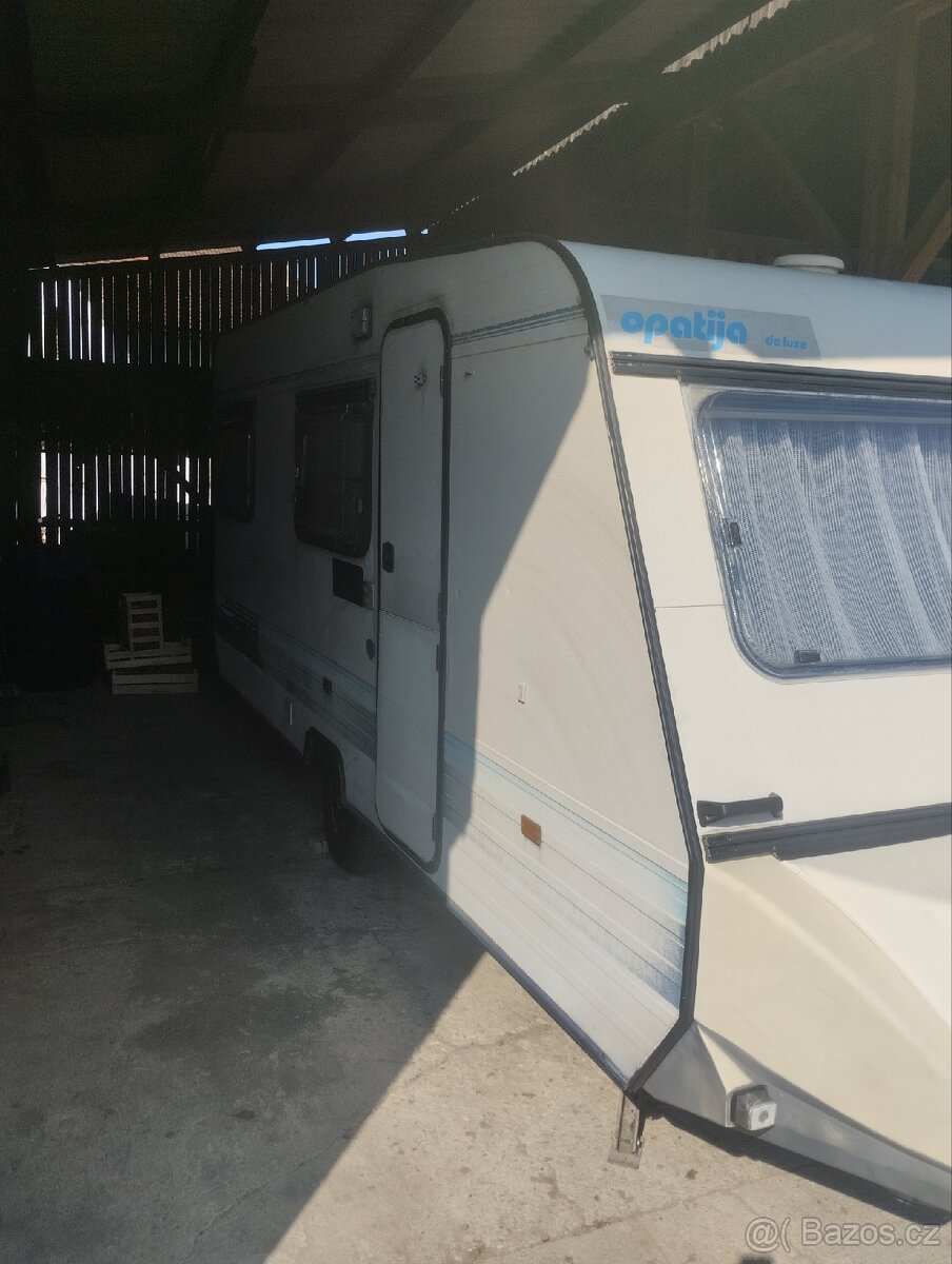 Prodám karavan adria - 3