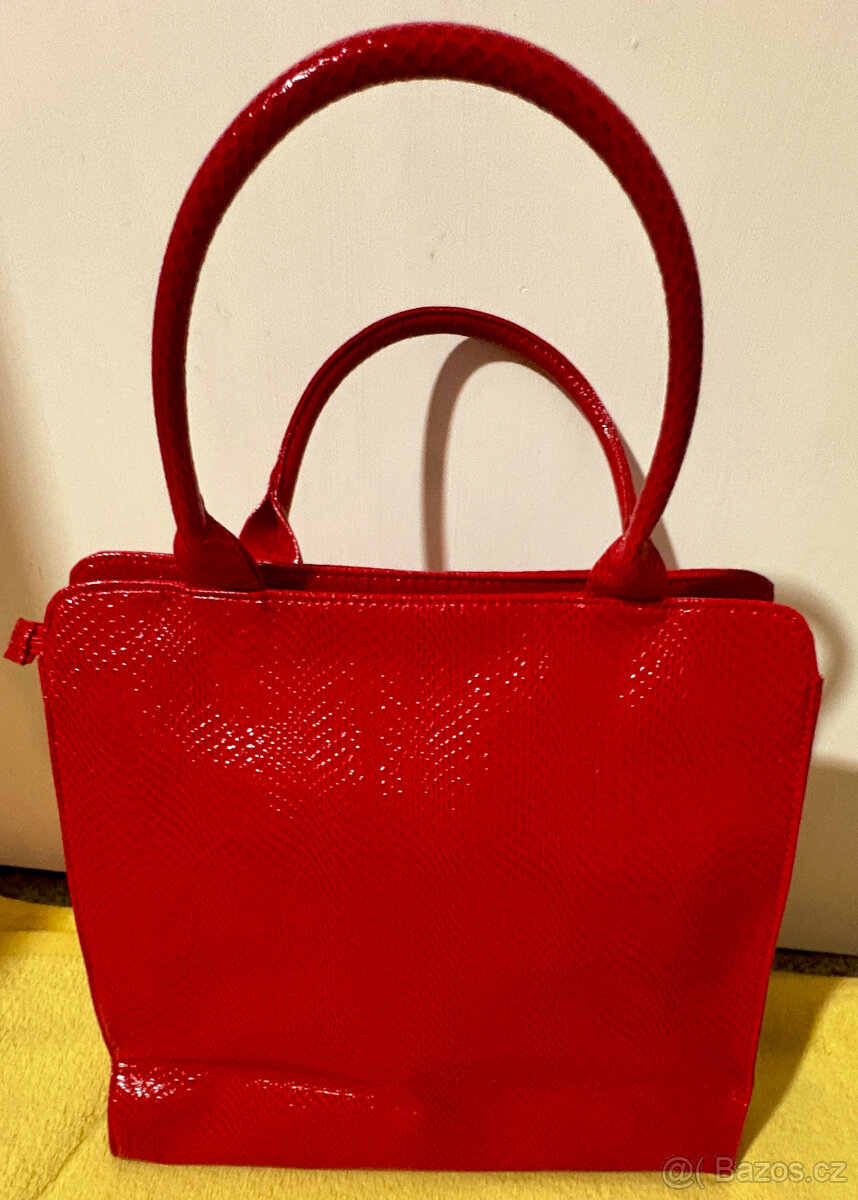 Červená kabelka do ruky z Avonu - 3