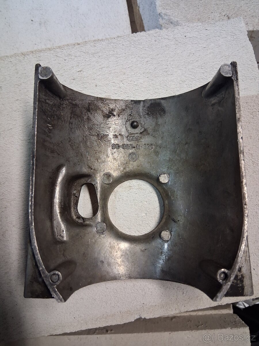 Kryt karburátoru - 3