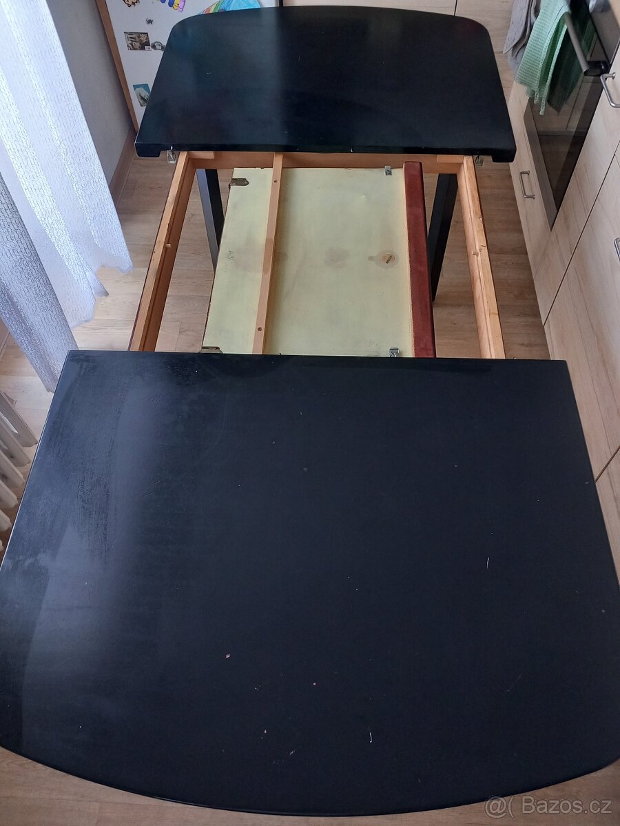 Jídelní stůl - 3