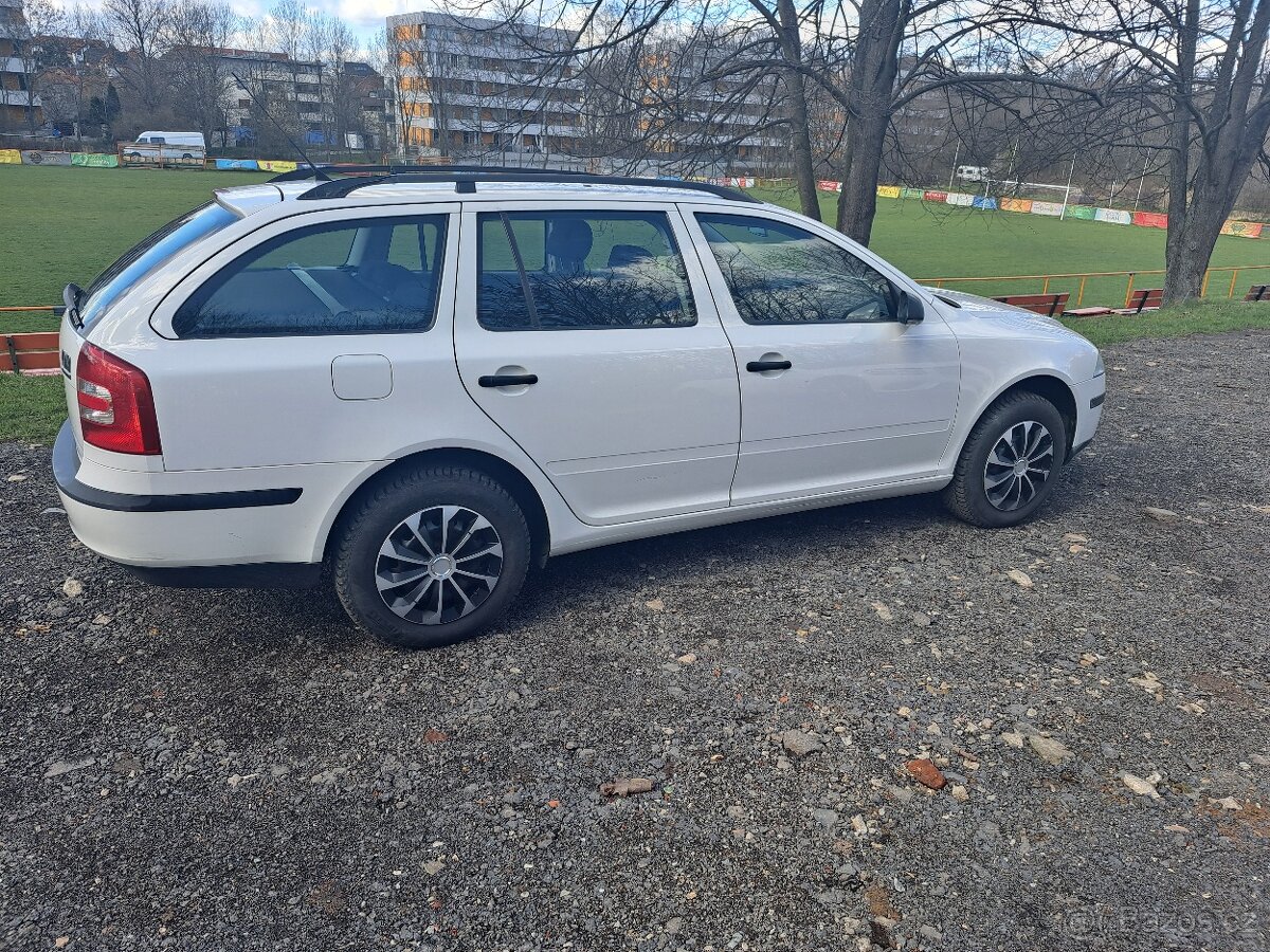 Škoda Octavia 1.6 kombi - 3