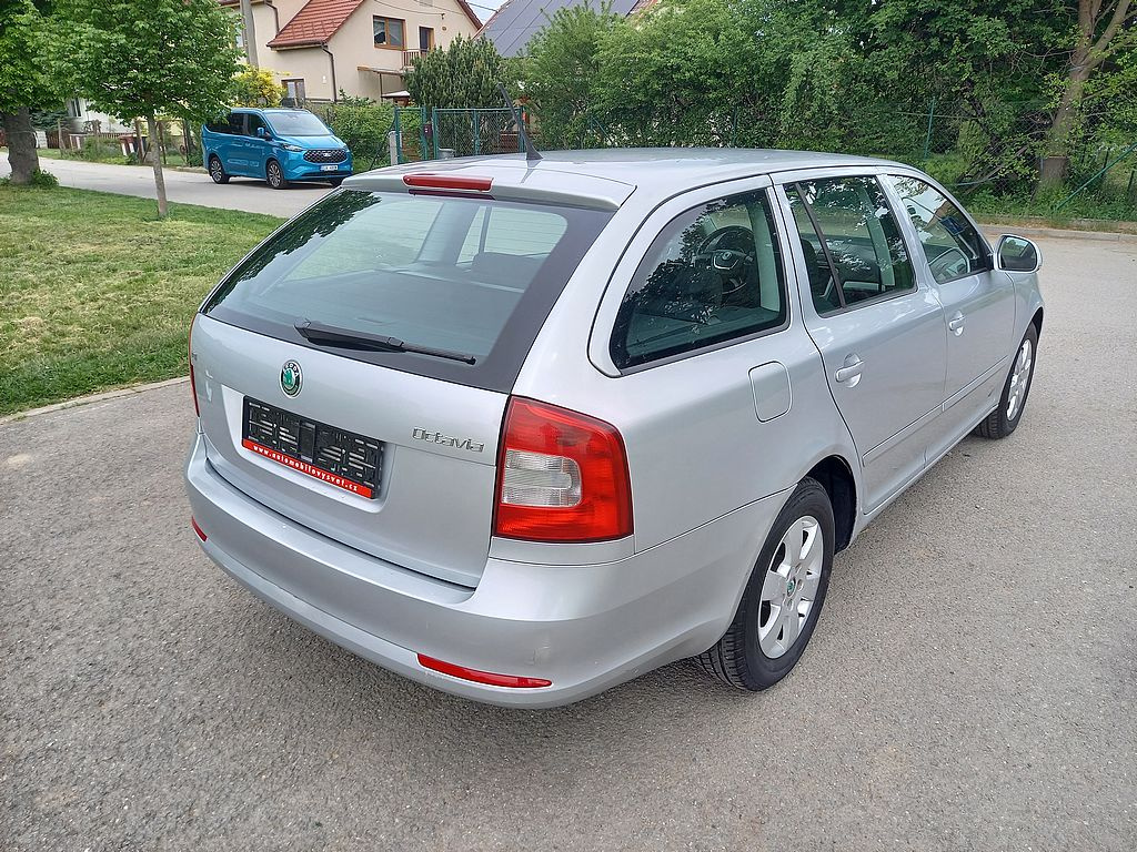 Škoda Octavia, 1.6TDi-klima-alu-výhřev-ČR - 3