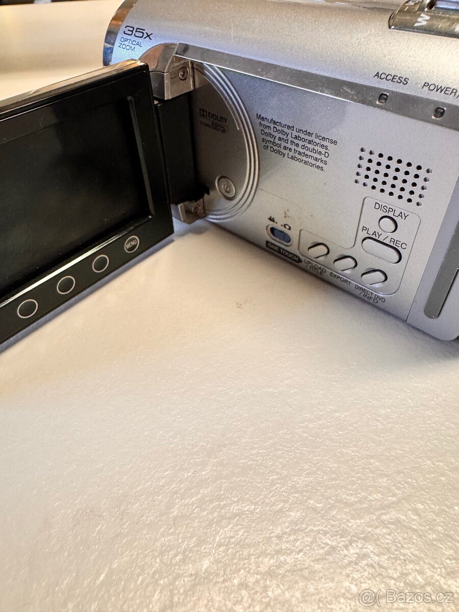 JVC. Video kamera - 3