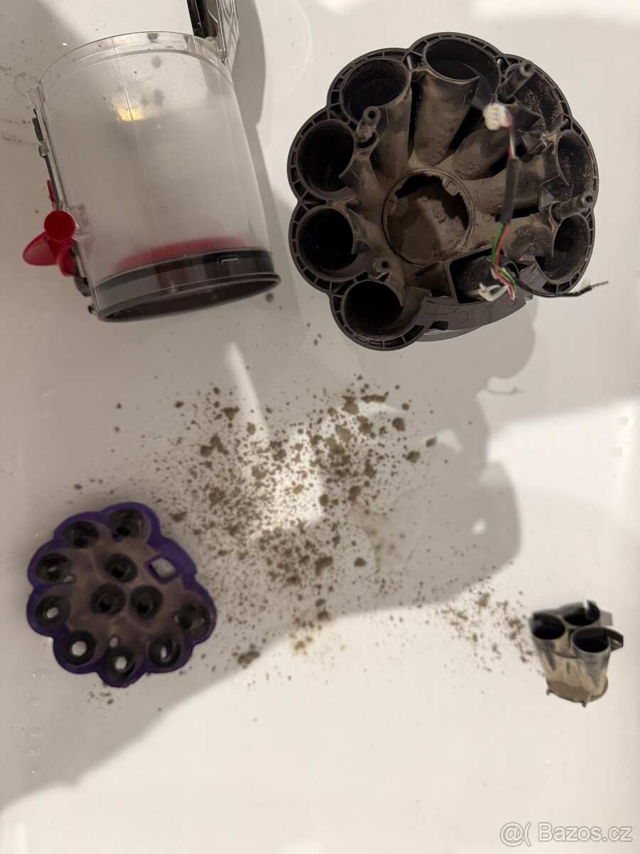 Čištění a Oprava vysavačů Dyson - 3