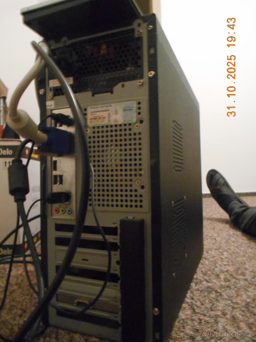 PC + 2x LCD; IntelCore i5 3,2Ghz; 12GB DDR3, SSD disk, DVDRW - 3