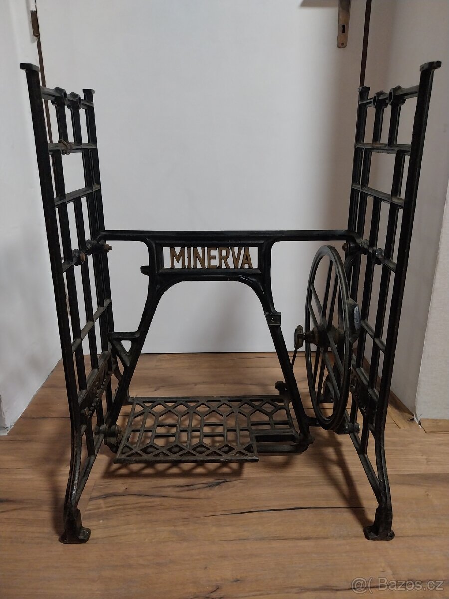 Litinový podstavec šiciho stroje Minerva - 3