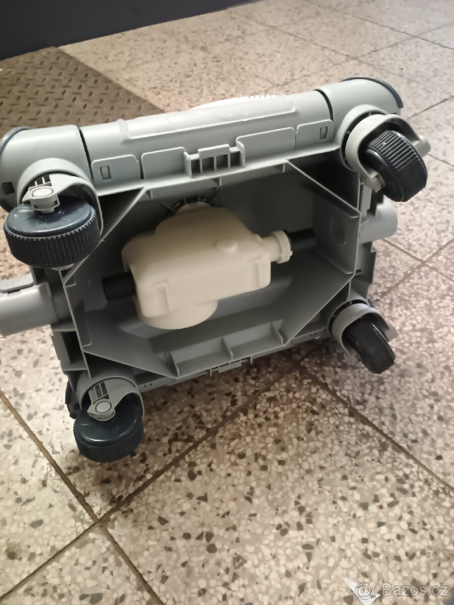 bazénový, poloautomatický vysavac - 3