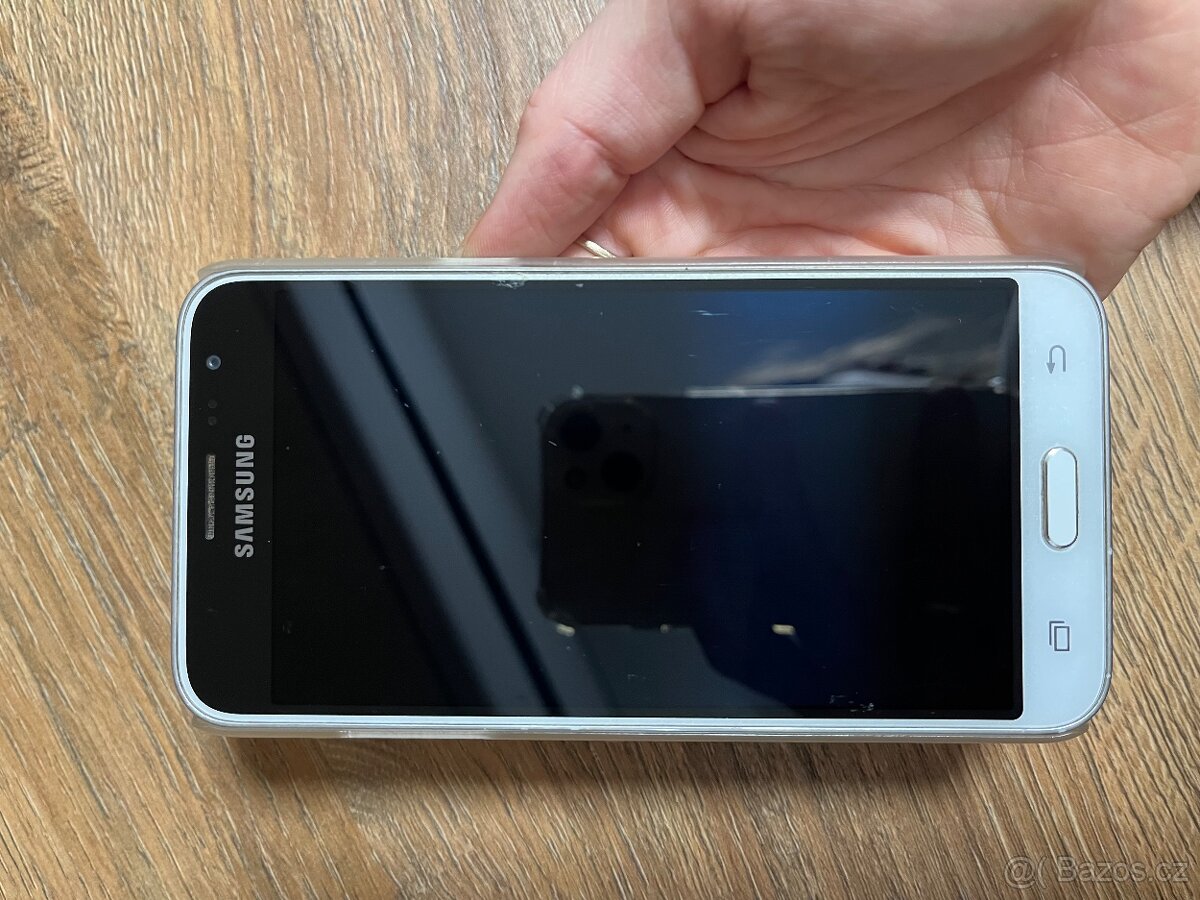 Samsung galaxy J3 (2016) - 3