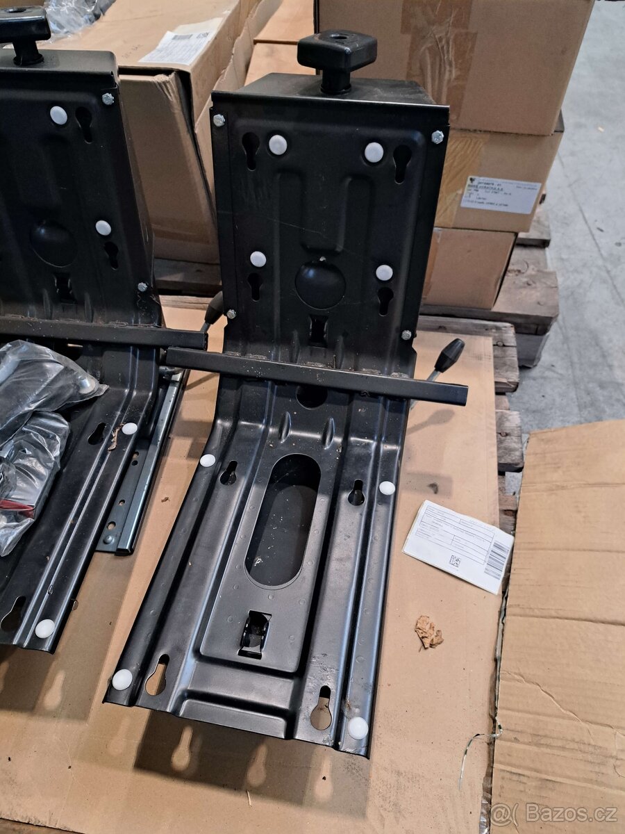 Sedadla Řidiče (Koženka) s Podstavcem + Bezpečnostní Pásy SC - 3