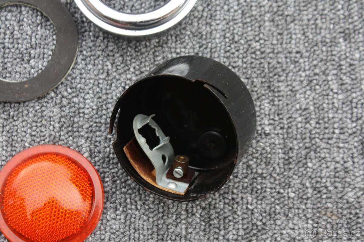 Tatra 87 nebo Tatra 600 Tatraplán - zadní světlo - 3