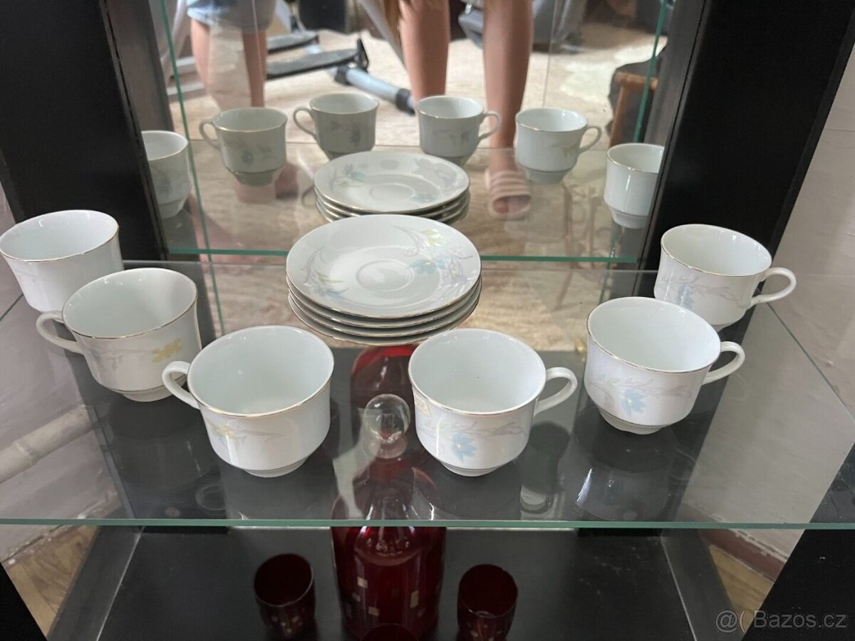 porcelán, keramika sady hrnečků, talířků, váz - 3