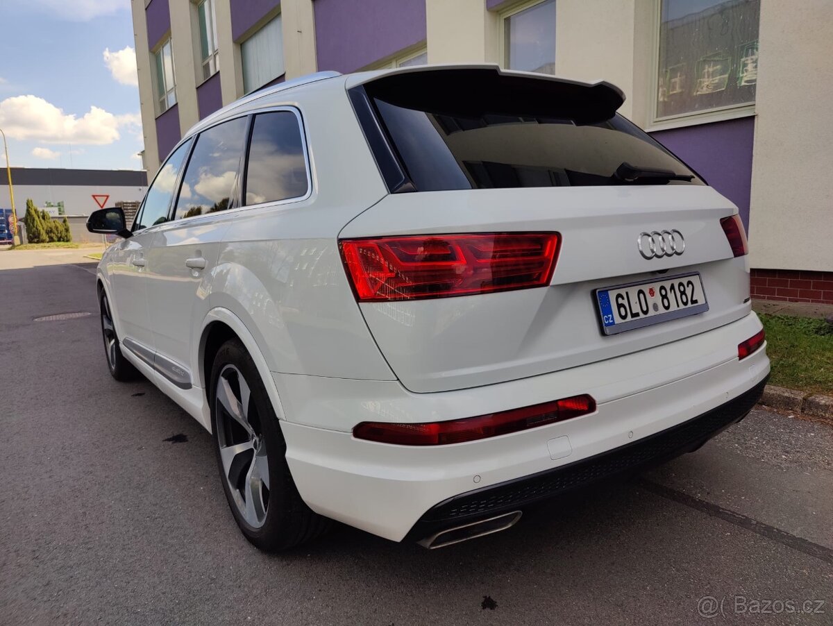 Audi Q7 3,0 TDI 4x4/3xS-line / servis. - 3