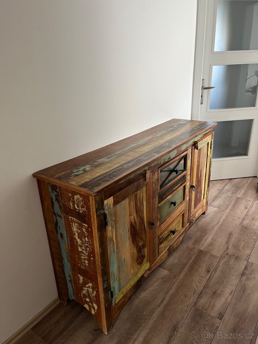 Rustikální komoda - 3