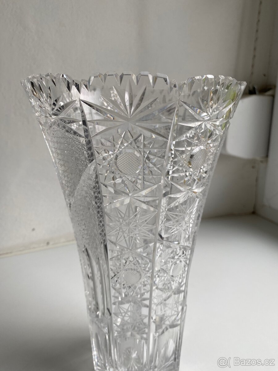 Broušená křišťálová váza - 3