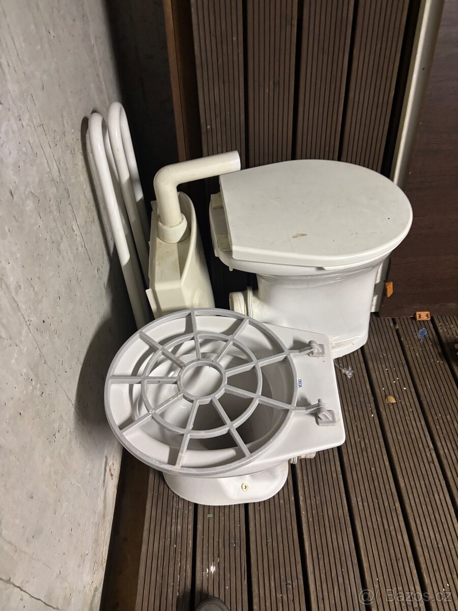 Záchodová mísa plus, včetně prkénka a madel - 3