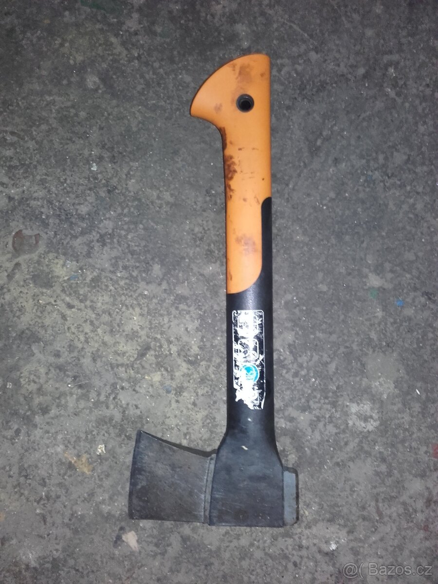 Sekera fiskars X7 - 3