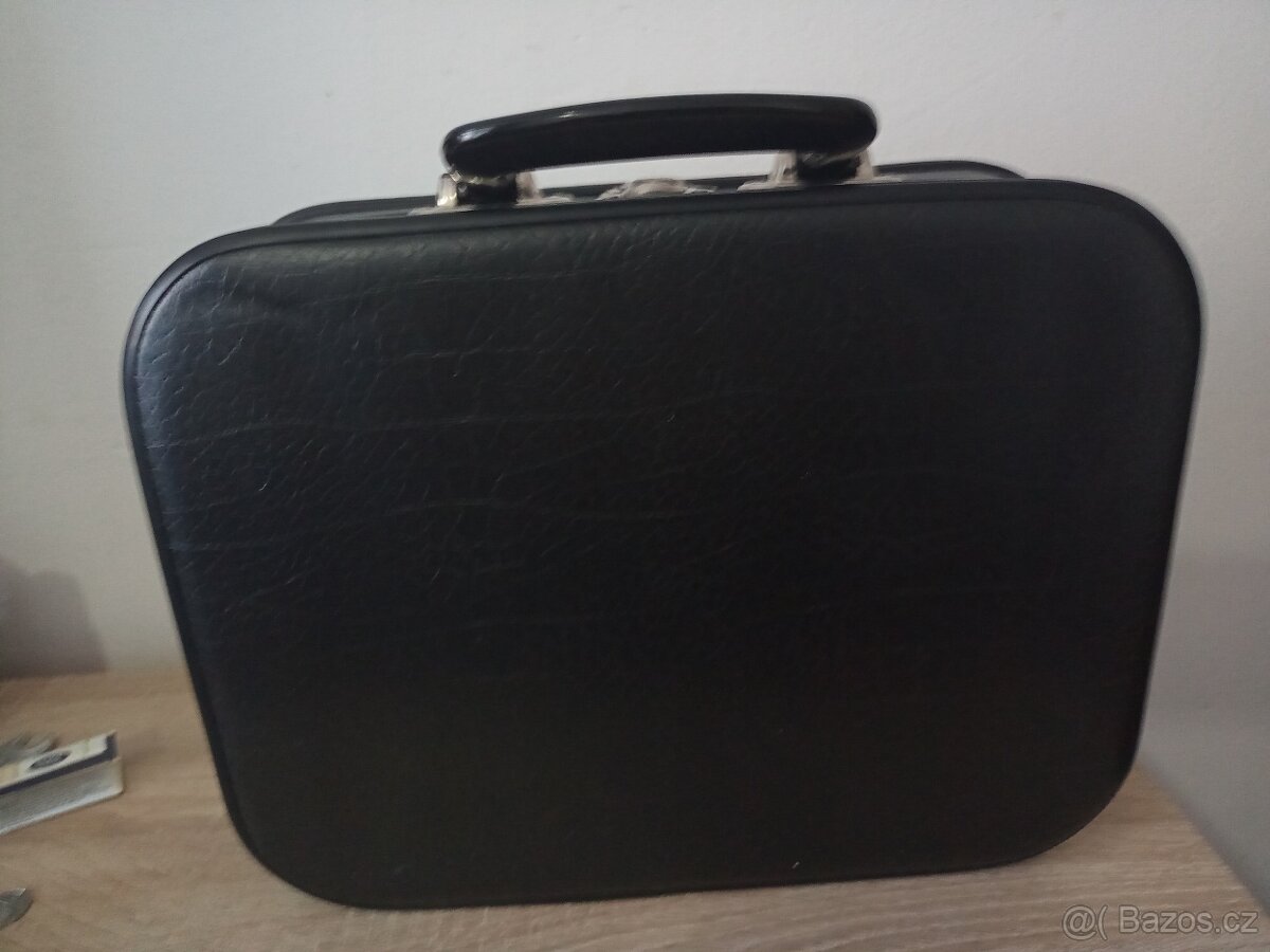 Prodám B Klarinet Amati po Go - 3