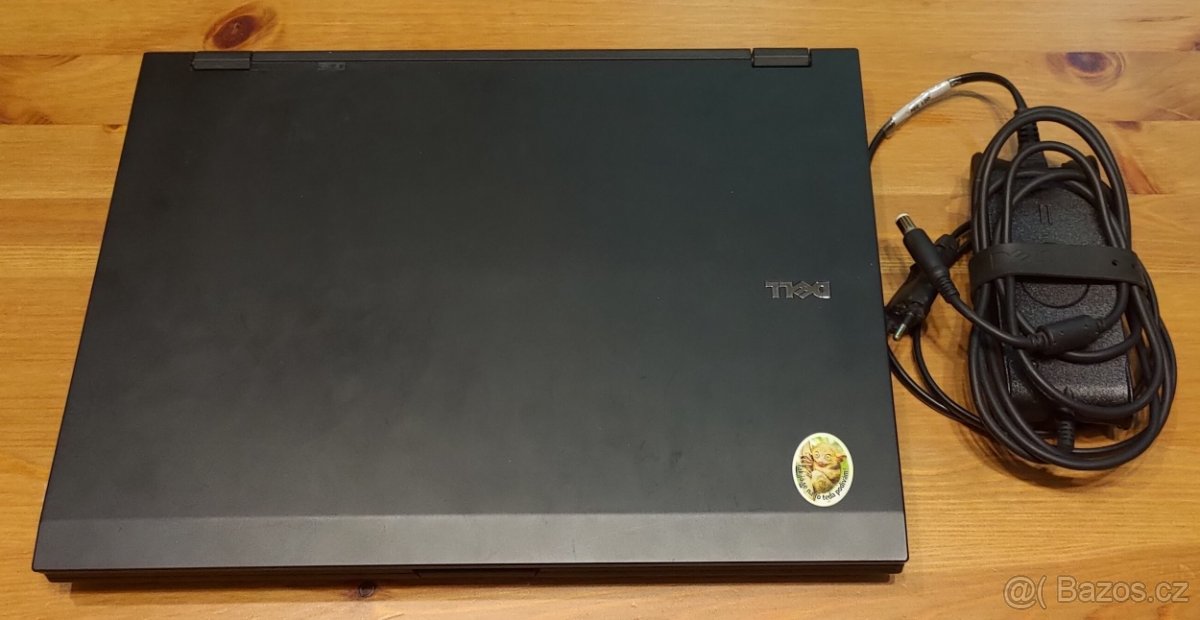 výkonný NB DELL Latitude E5500 - 3