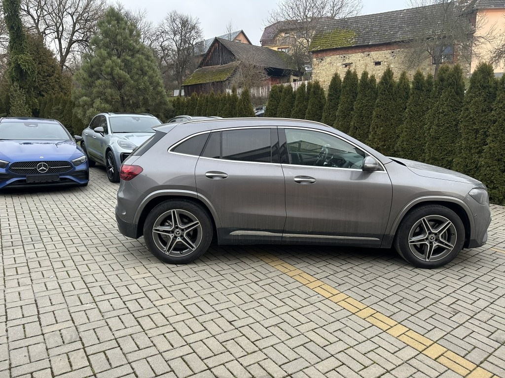 Mercedes-Benz GLA 200 - 3