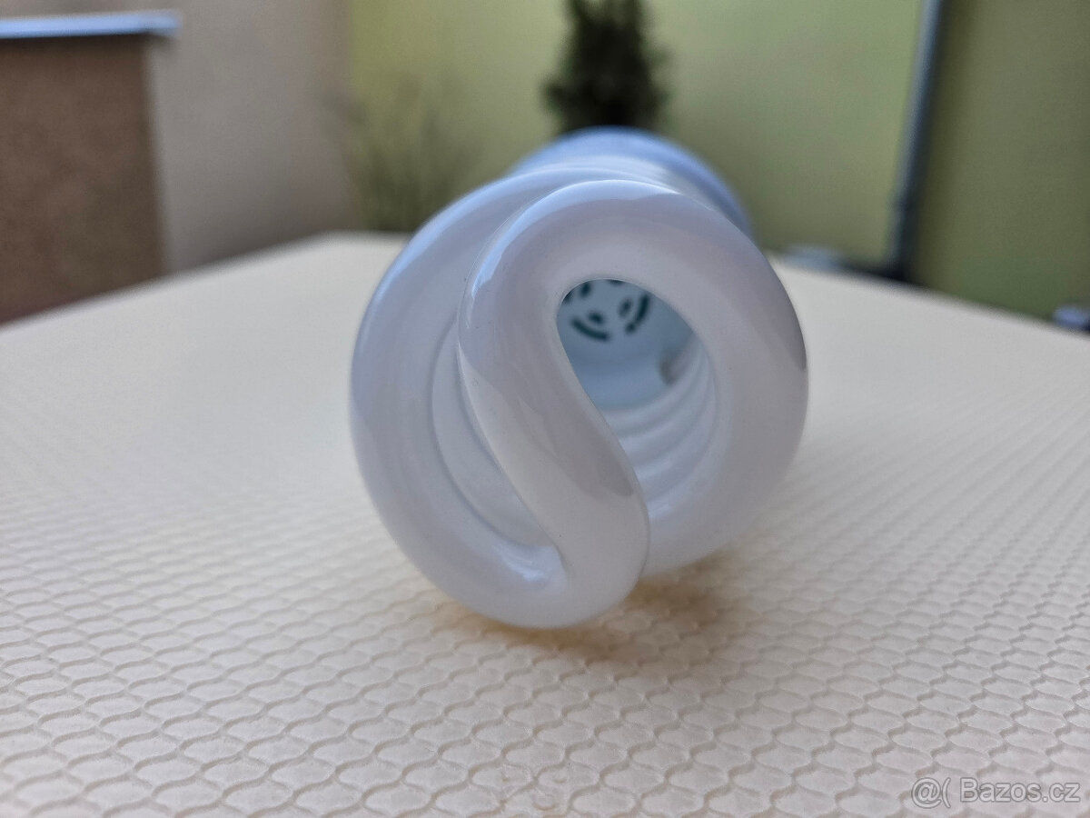 Úsporné žárovky 230V 55W E27 denní bílá, celkem 8 kusů - 3