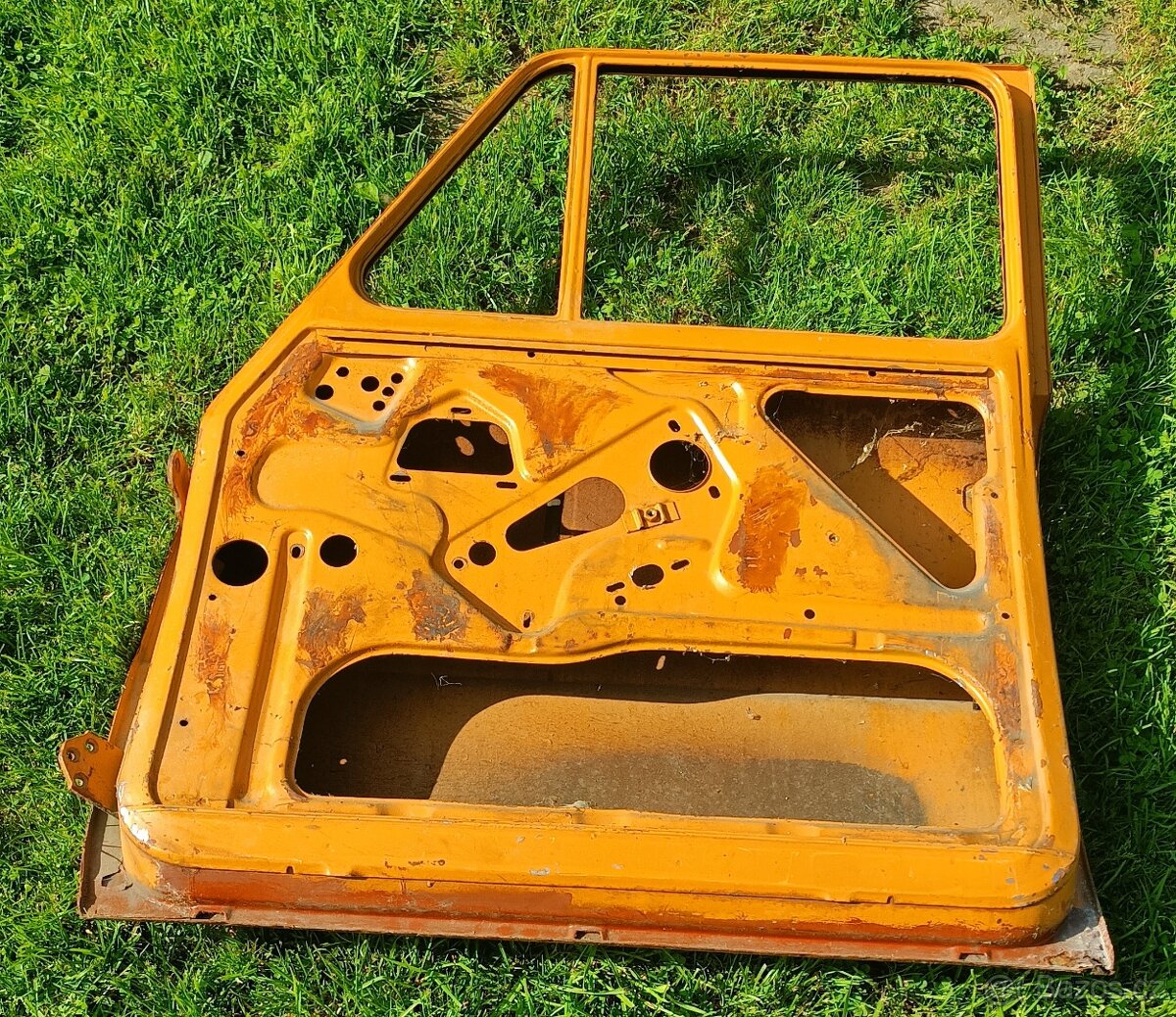 ŠKODA 100 L - pravé přední dveře - 3