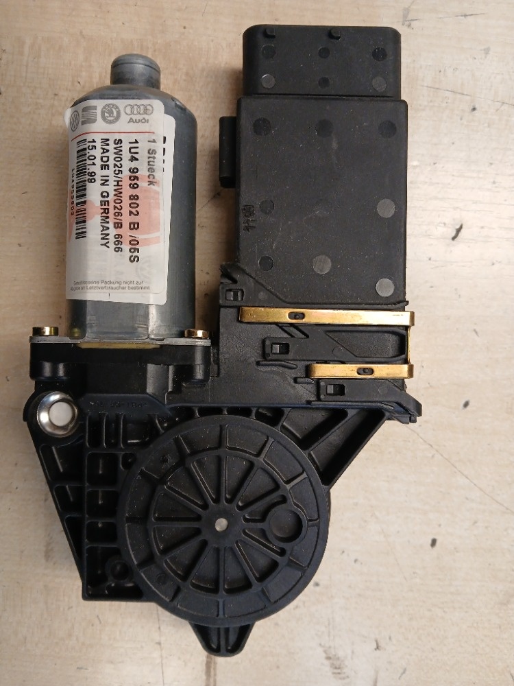 Motorek spouštěče oken - 3