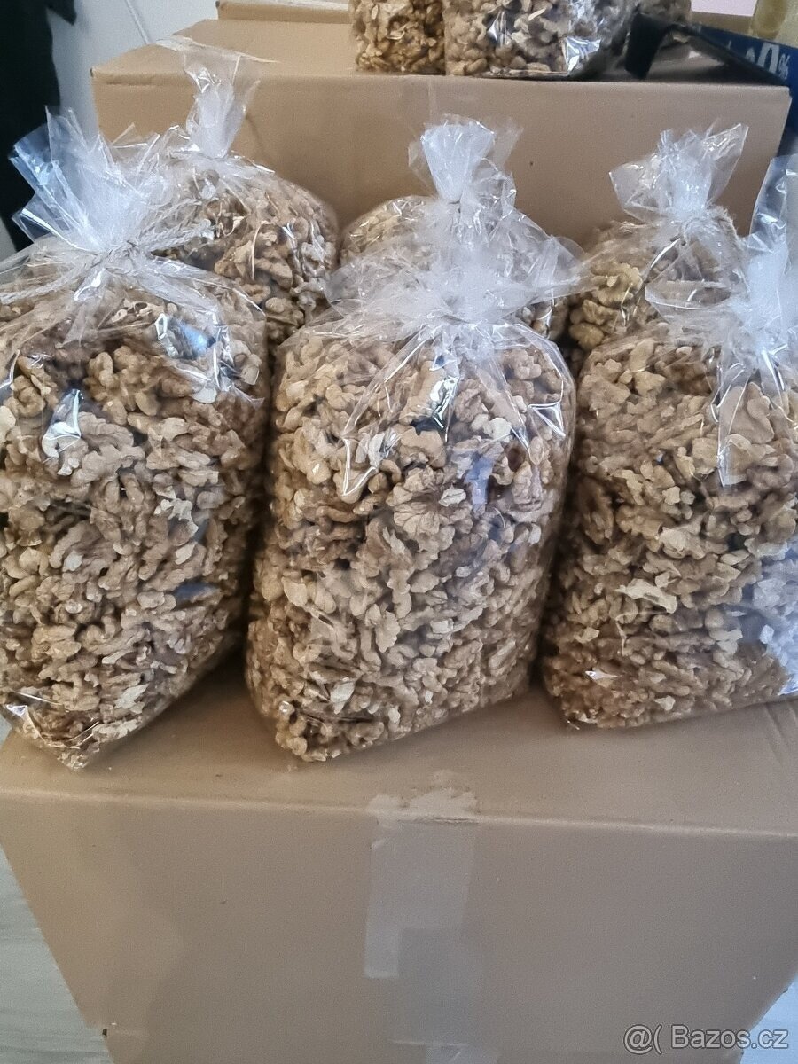 Loupané vlašské ořechy – NOVÁ sklizeň 2025 – dovoz až domů - 3