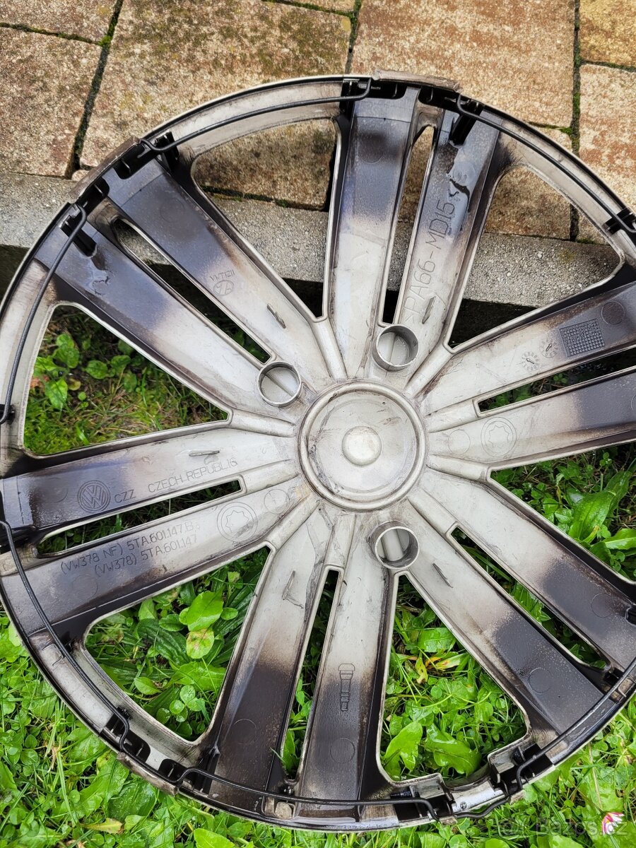 Prodám kryty kol ( poklice ) original VW 16" - 3