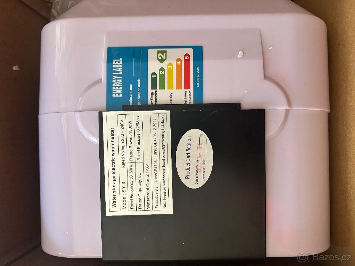Nový ohřívač vody.(8L-1500W) - 3