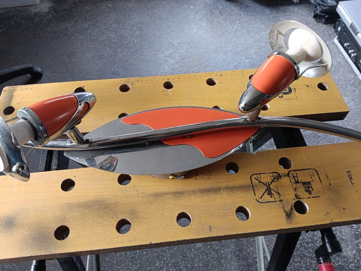 Velký lustr do obývacího pokoje s žárovkami. - 3