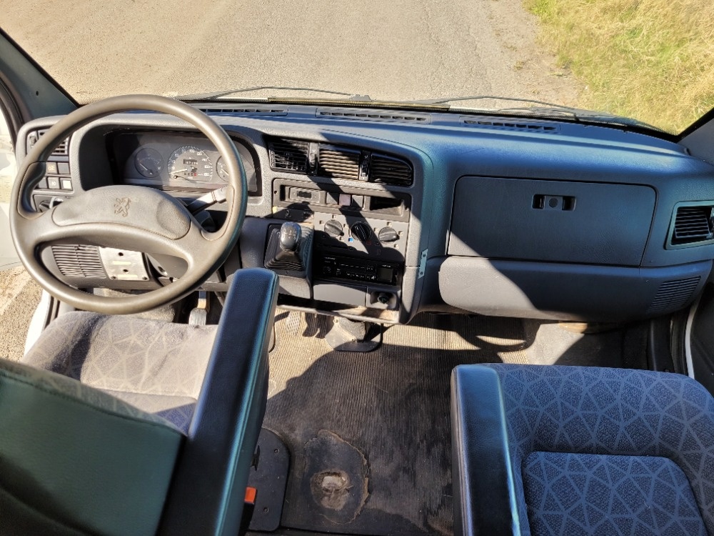 Prodám Peugeot Boxer 2.5D (1997) – pojízdná prodejna, - 3