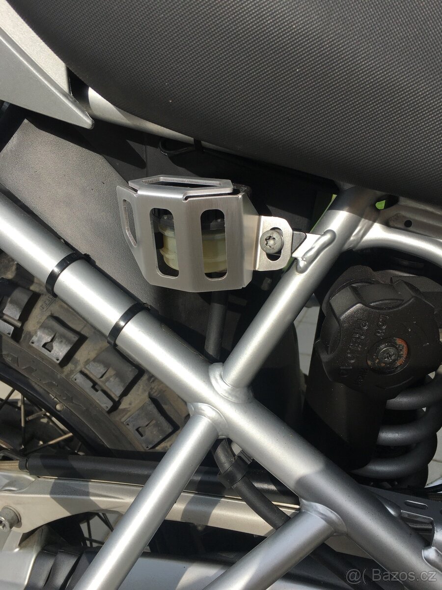 Kryt brzdové nádobky na BMW GS 1200