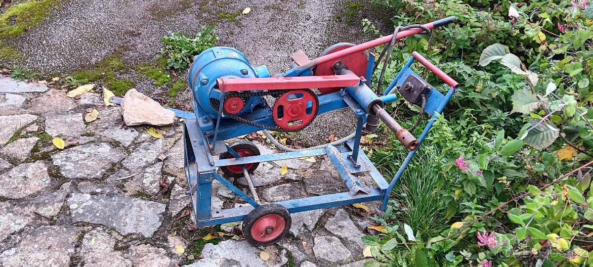 Nnatáčečka, provorávačka, ruchad - 3