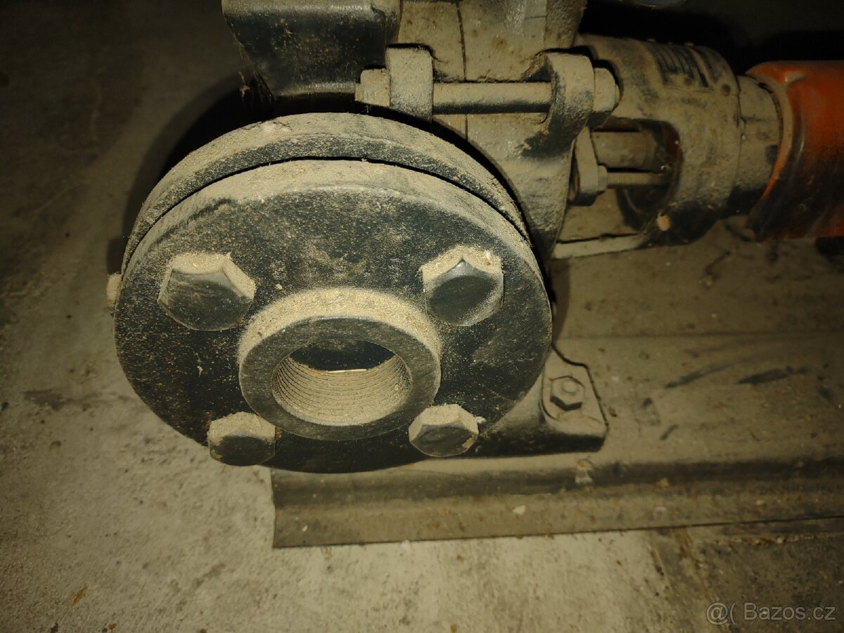 Čerpadlo na vodu s motorem - 3