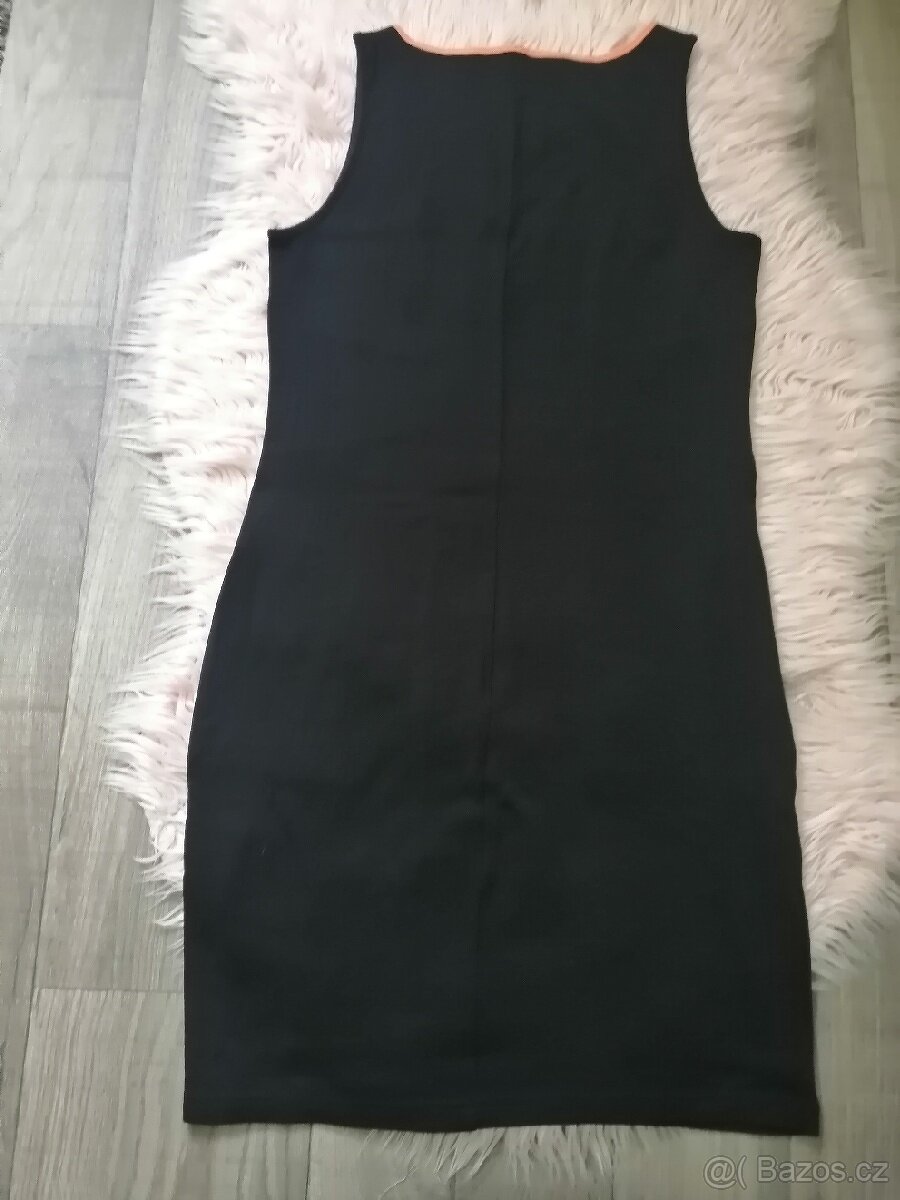 Letní elastické šaty Even&Odd vel. M - 3