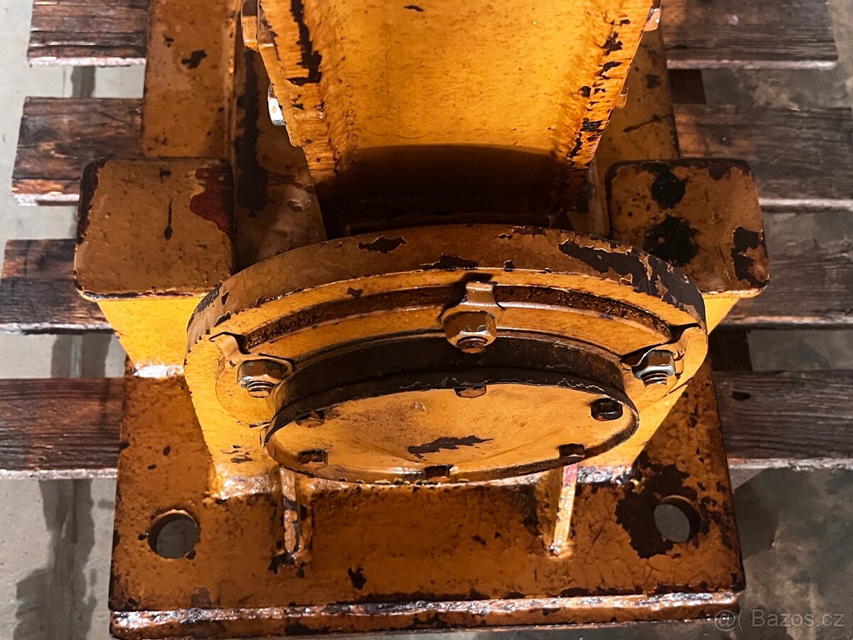 bagr Ostrowek K 162 - 3