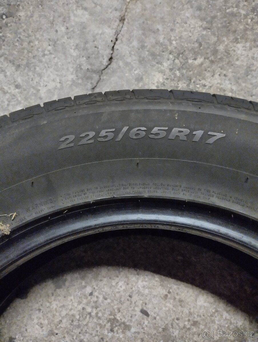 Nexen 225/65R17 DOT4818 - 3