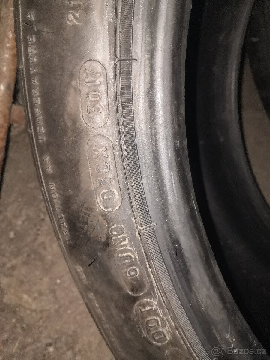 Michelin 215 45 17 - 3