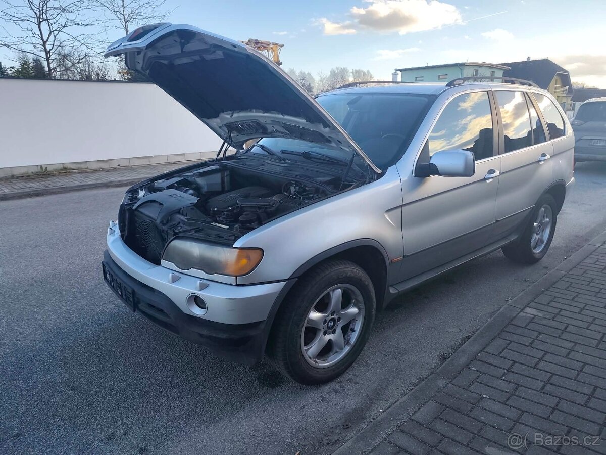 BMW X5 4.4i - 3