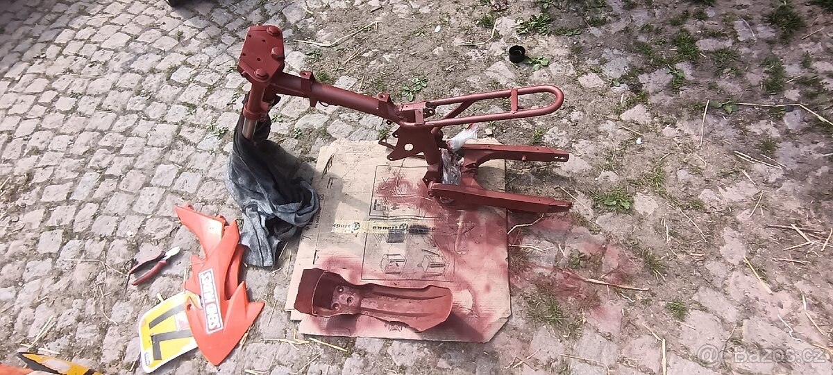 Oprava a lakování díly či plastu a motorek